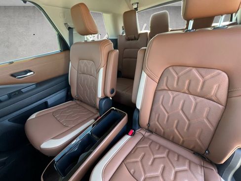 New 2026 Nissan Pathfinder Platinum FWD image 23