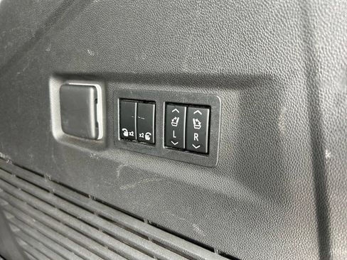 Used 2022 GMC Yukon AT4 AWD/4WD image 47