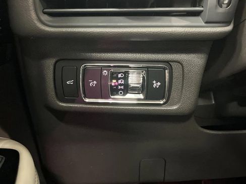 Used 2022 Lincoln Corsair AWD w/ Premium Package image 27