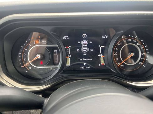 Used 2025 Jeep Wrangler Unlimited Rubicon AWD/4WD image 20