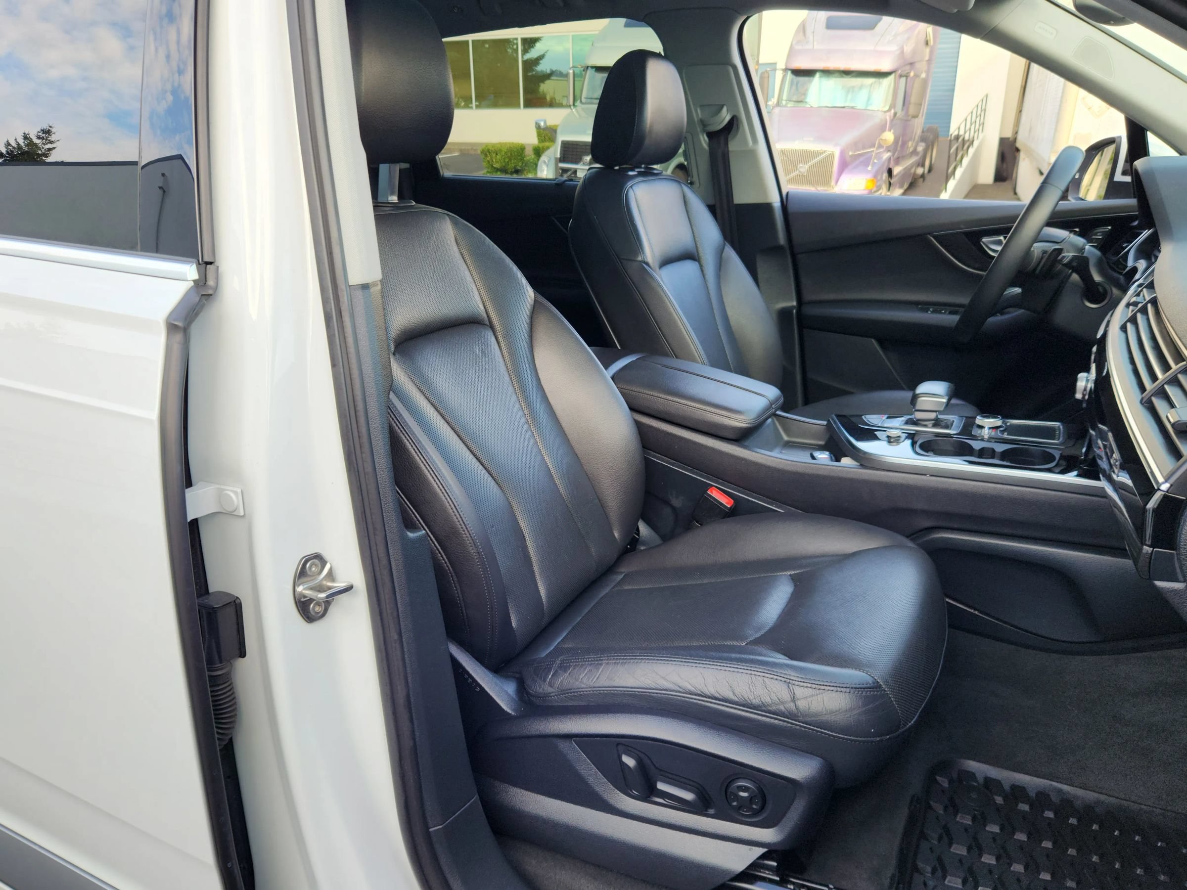 Used 2017 Audi Q7 3.0T Premium Plus AWD/4WD image 21