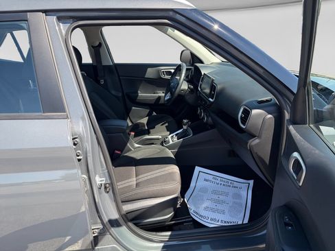 Used 2025 Hyundai Kona SEL FWD image 28