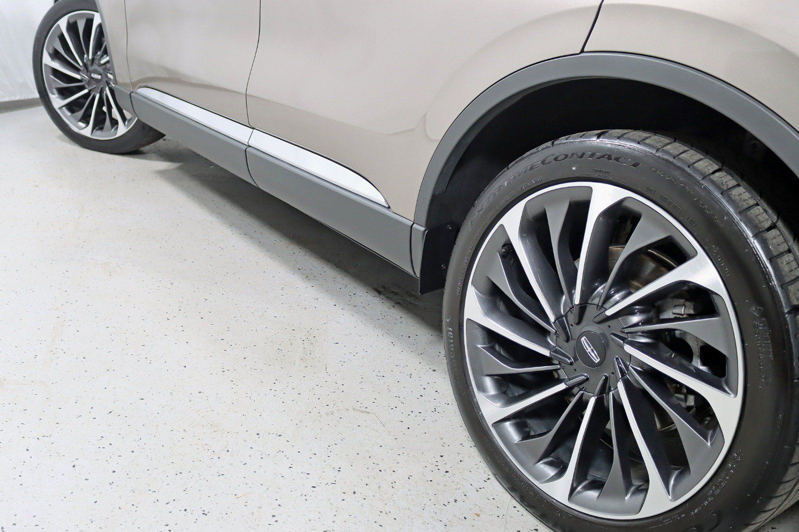 Used 2020 Lincoln Aviator Reserve w/ Equipment Group 202A AWD/4WD image 12