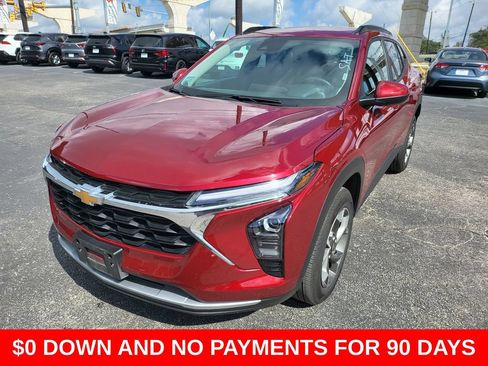 Used 2025 Chevrolet Trax LT w/ LT Convenience Package FWD image 1