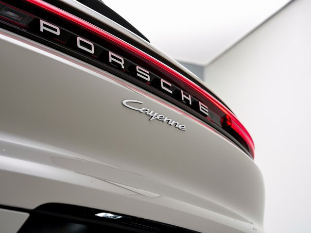 Certified 2026 Porsche Cayenne AWD/4WD image 30