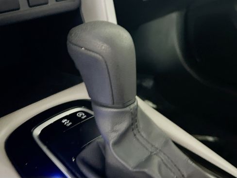 Used 2024 Toyota Corolla Cross L image 20