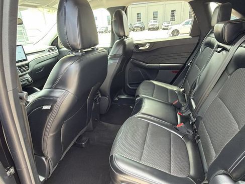 Used 2025 Ford Escape SE FWD image 25