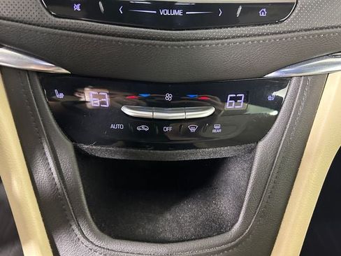 Used 2018 Cadillac XT5 AWD image 21