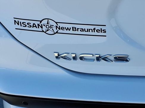 Used 2024 Nissan Kicks SR w/ SR Premium Package image 11