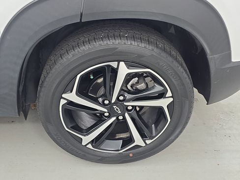 Used 2023 Chevrolet TrailBlazer RS w/ Sun and Liftgate Package image 33