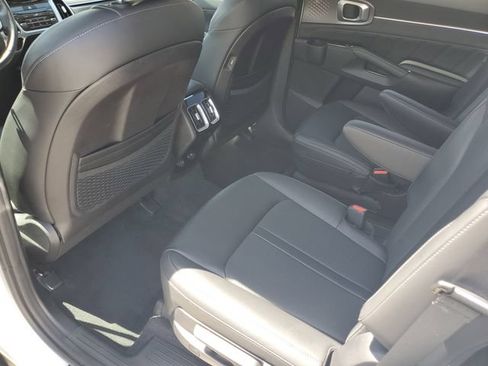 Used 2022 Kia Sorento SX FWD image 9