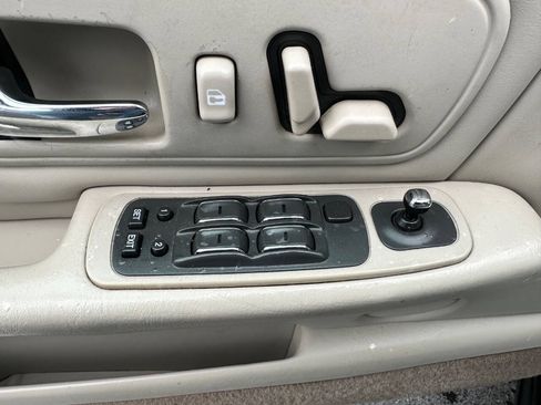 Used 1998 Cadillac De Ville D'Elegance w/ Safety/Security Pkg FWD image 20
