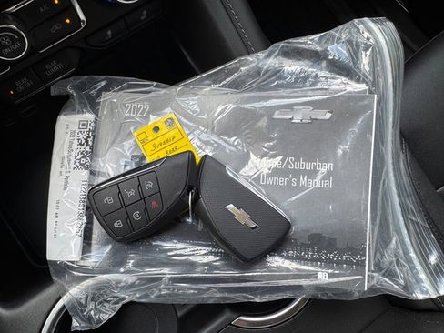 Used 2022 Chevrolet Suburban Z71 w/ Luxury Package image 31