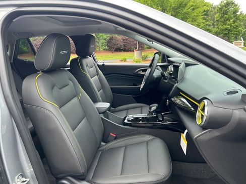 New 2026 Chevrolet Trax ACTIV w/ Sunroof Package FWD image 47