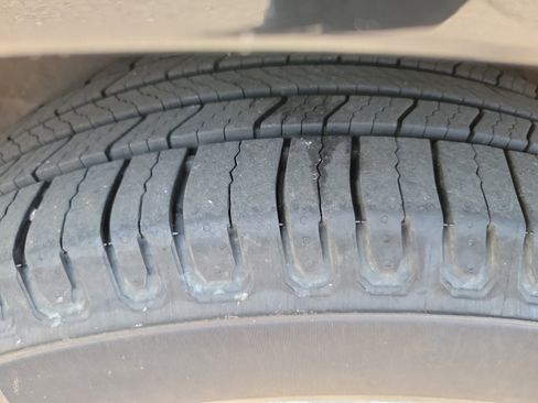 Used 2018 Nissan Pathfinder SL image 30