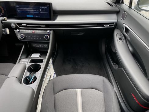 New 2026 Hyundai Sonata SEL FWD image 17