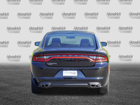 Used 2017 Dodge Charger SE AWD/4WD image 7