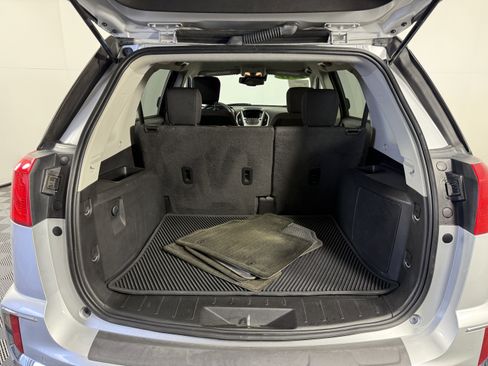 Used 2017 GMC Terrain SLE w/ Technology Package image 9