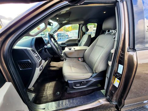 Used 2016 Ford F150 XLT w/ Equipment Group 302A Luxury image 10