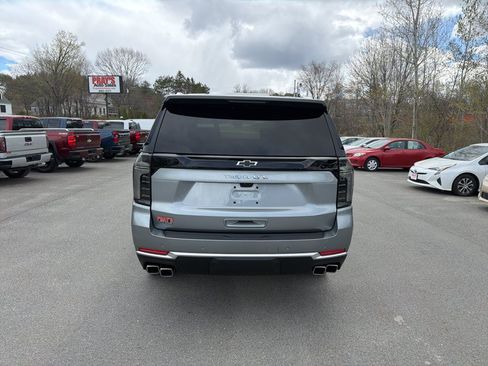 Used 2025 Chevrolet Tahoe High Country AWD/4WD image 3