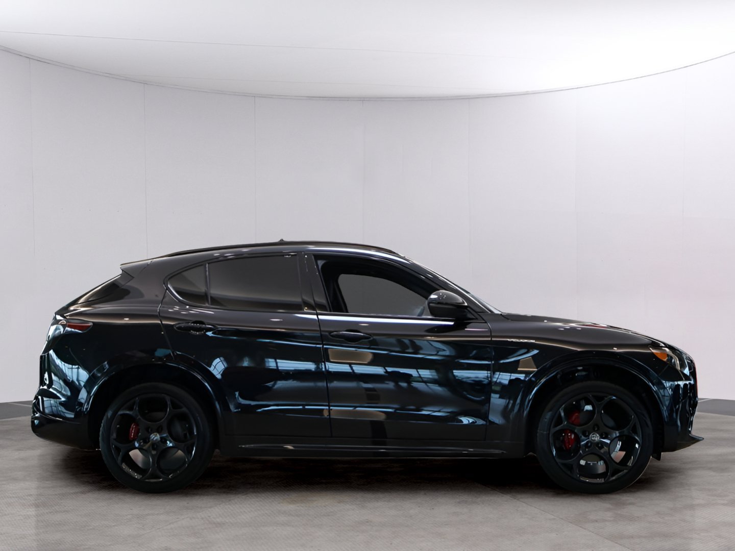 New 2026 Alfa Romeo Stelvio Sprint AWD/4WD image 4