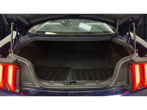 Used 2020 Ford Mustang Coupe RWD image 24