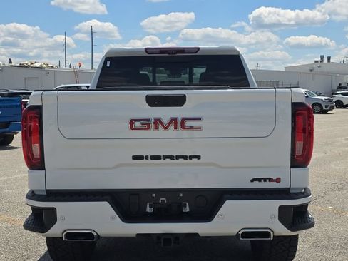 Used 2022 GMC Sierra 1500 AT4 w/ AT4 Premium Package AWD/4WD image 5