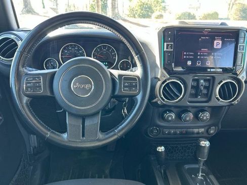 Used 2016 Jeep Wrangler Unlimited Sahara w/ Connectivity Group AWD/4WD image 25