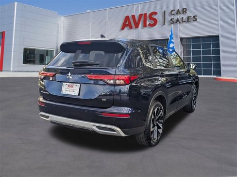 Used 2024 Mitsubishi Outlander SE image 6