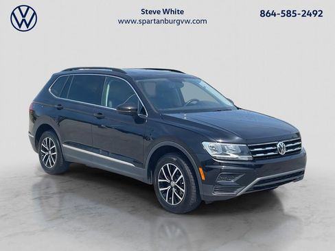 Used 2021 Volkswagen Tiguan SE w/ Panoramic Sunroof Package image 1