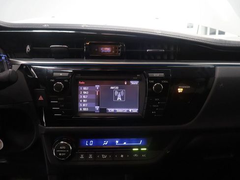 Used 2014 Toyota Corolla S FWD image 19