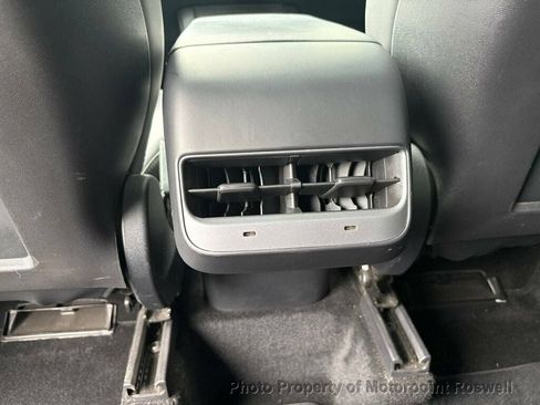 Used 2022 Tesla Model Y Performance AWD/4WD image 19