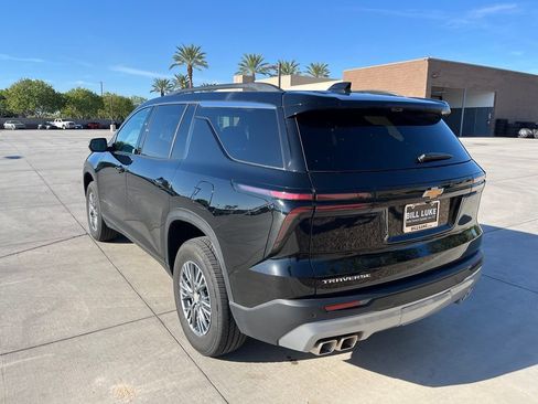 Used 2026 Chevrolet Traverse LT w/ Driver Confidence Package FWD image 8