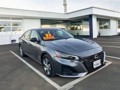 Used 2025 Nissan Altima 2.5 S image 17