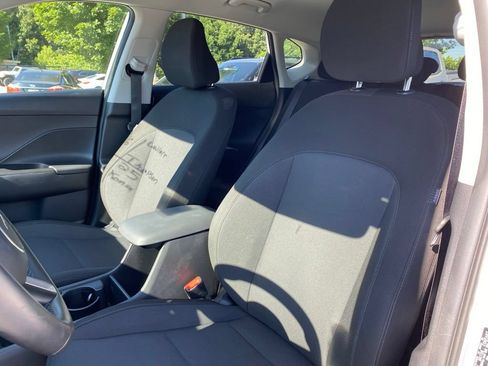Used 2025 Hyundai Kona SEL FWD image 15