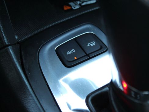 Used 2018 Chevrolet Equinox Premier image 35