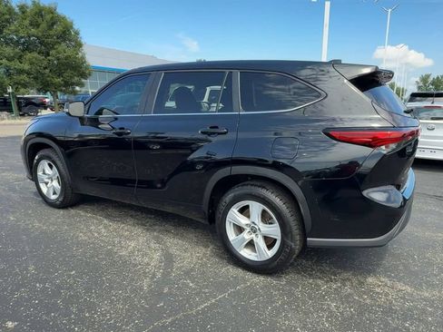 Used 2023 Toyota Highlander L FWD image 6