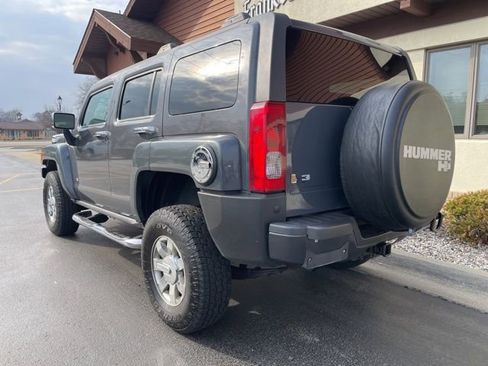 Used 2009 HUMMER H3 w/ Chrome Appearance Package image 7
