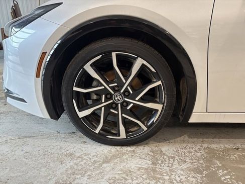 Used 2024 Toyota Prius Prime SE image 27