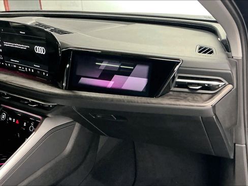 Certified 2025 Audi Q5 Prestige image 19