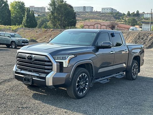 Used 2024 Toyota Tundra Limited AWD/4WD image 7