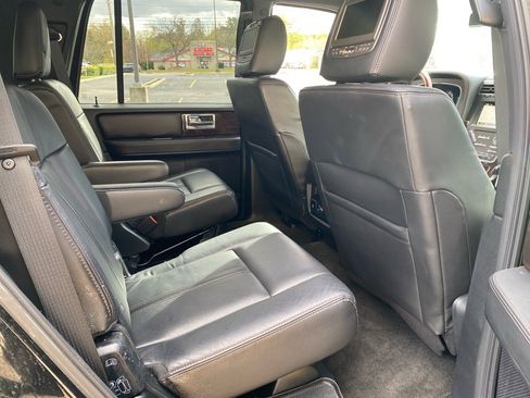 Used 2016 Lincoln Navigator Reserve image 27