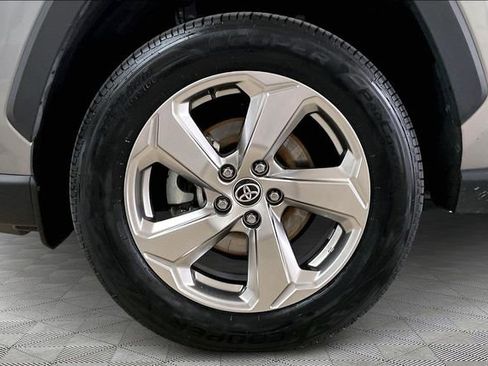 Used 2021 Toyota RAV4 Limited image 22