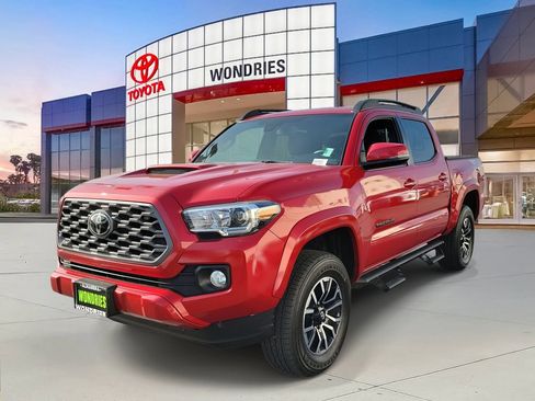 Used 2022 Toyota Tacoma TRD Sport image 2