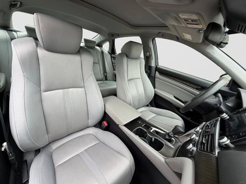 Used 2019 Honda Accord EX image 21
