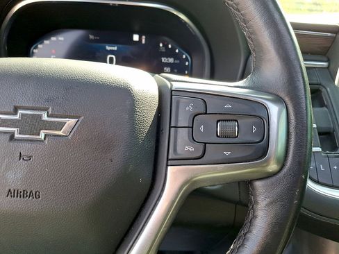 Used 2022 Chevrolet Suburban Z71 w/ Luxury Package AWD/4WD image 18