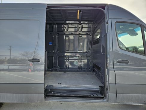 Used 2024 Mercedes-Benz Sprinter 3500 image 30