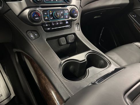 Used 2019 Chevrolet Suburban LT image 26