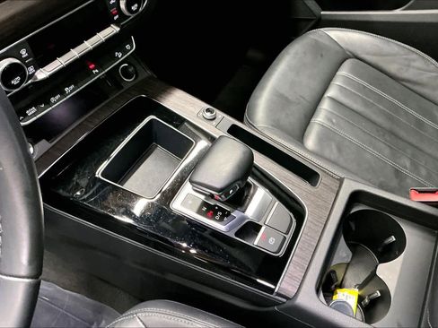 Used 2023 Audi Q5 2.0T Premium w/ Convenience Package image 19