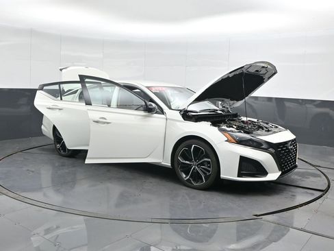 Used 2024 Nissan Altima 2.5 SR image 50